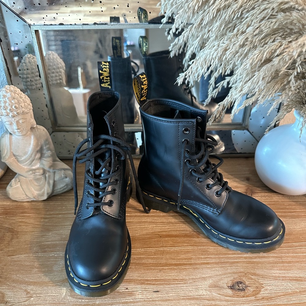 DR. MARTENS 1460 Womens Boots Black Size 6